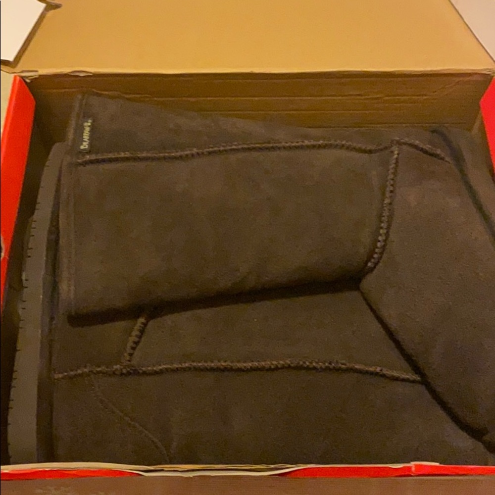 BRAND NWT - Bearpaw Emma tall winter boots